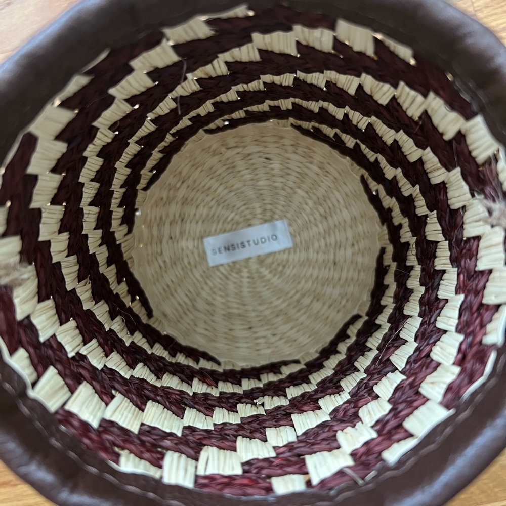 Adorable Woven Bucket Purse - Picture 3 of 3
